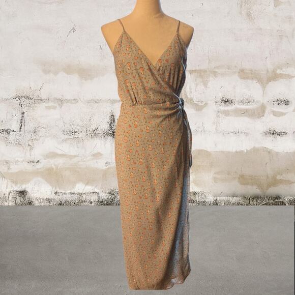 WAYF NWOT Electric Floral Wrap Dress In Blue Ditsy Size Large - Picture 2 of 6